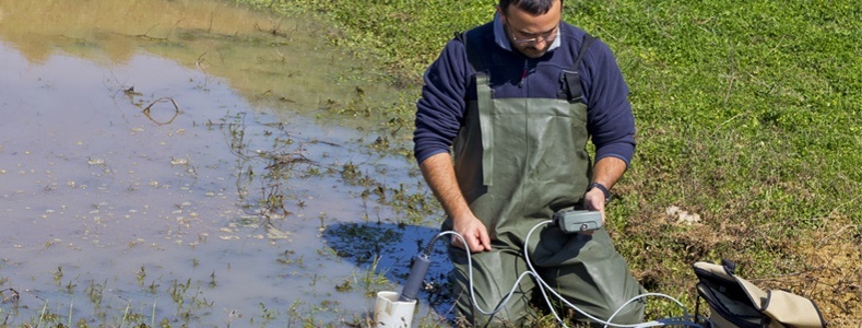 操作水質(zhì)在線監(jiān)測(cè)設(shè)備 操作水質(zhì)在線監(jiān)測(cè)設(shè)備
